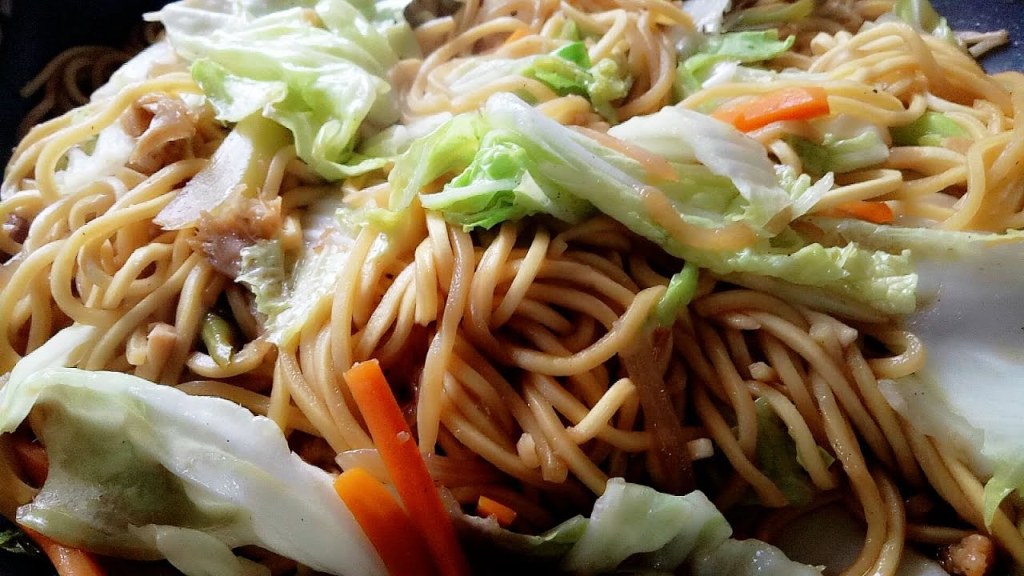 Picture of: How to Cook Pancit Canton Noodles (Flour Stick) With Fried Chicken And  Vegetables